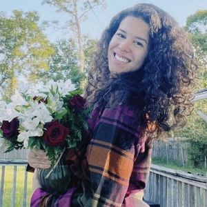 Meet your Posher, Rebeca